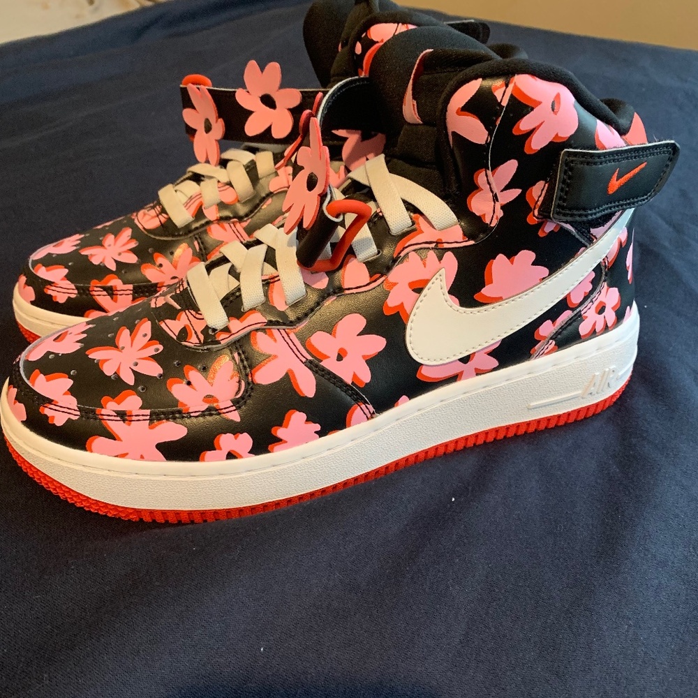 New! Women’s 8.5/ Girls 7y Nike Air Force 1 “Floral”